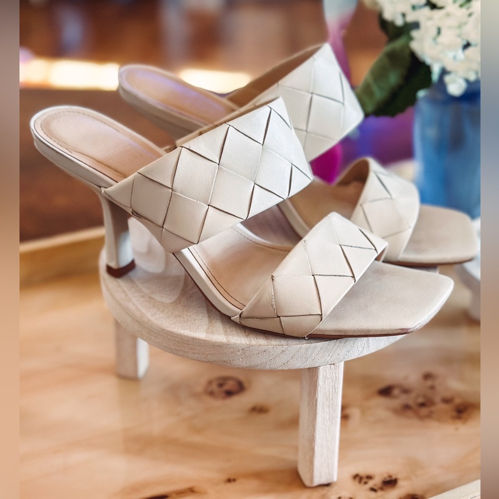 Vince Camuto 2-inch Cream Woven Heeled Sandals in Size 7.5